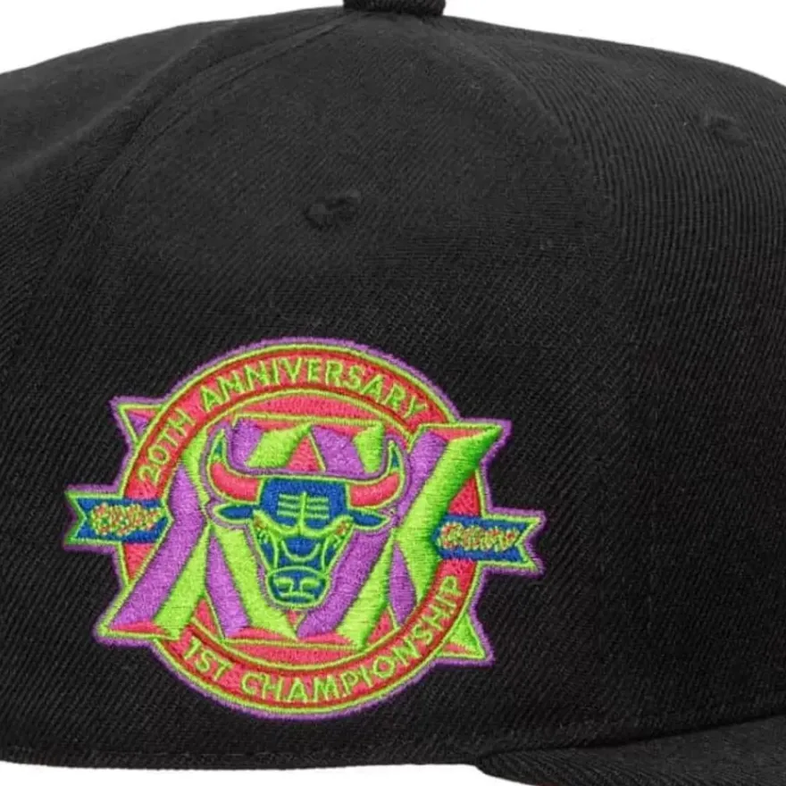 Mitchell & Ness Fitted-Color Bomb Fitted Hwc Chicago Bulls