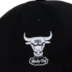 Mitchell & Ness Snapback-Hwc Slap Sticker Classic Red Chicago Bulls