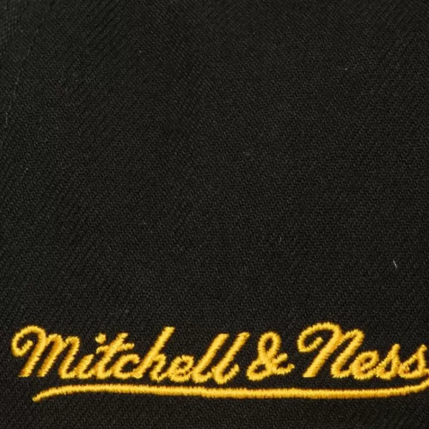 Mitchell & Ness Fitted-Side Patch Fitted Boston Bruins