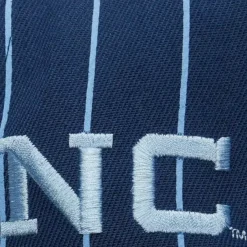 Mitchell & Ness Snapback-Team Pin Snapback University Of North Carolina