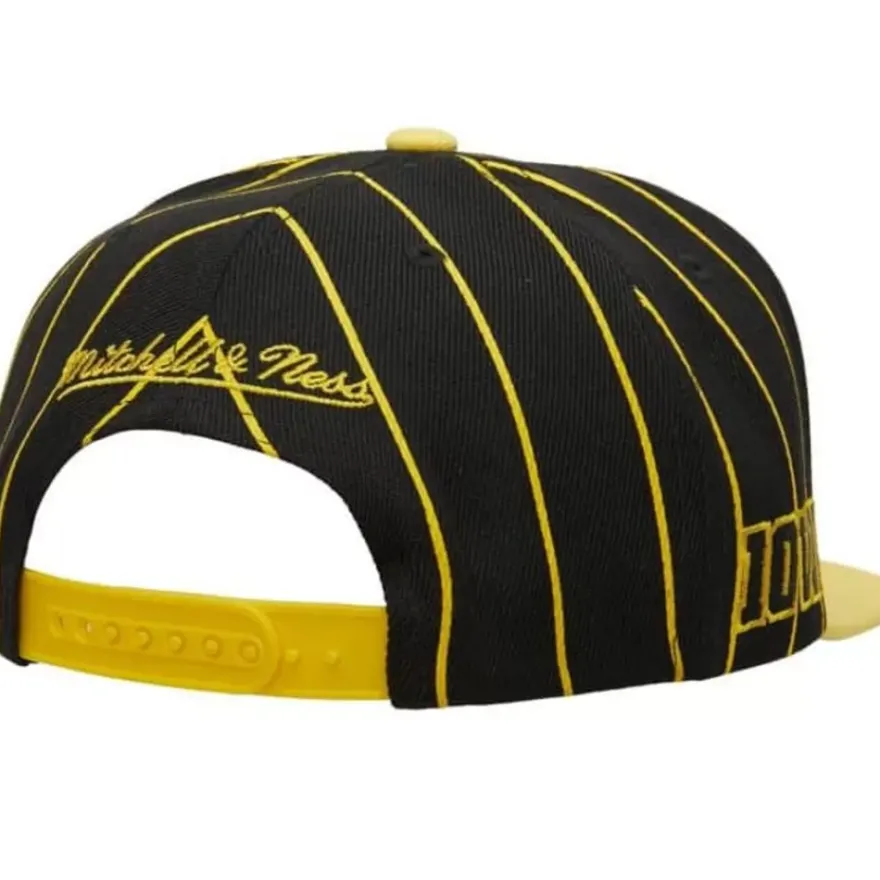 Mitchell & Ness Snapback-Team Pin Snapback University Of Iowa