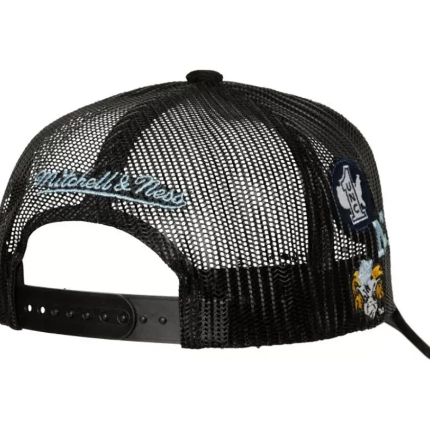 Mitchell & Ness Snapback-Times Up Trucker University Of North Carolina