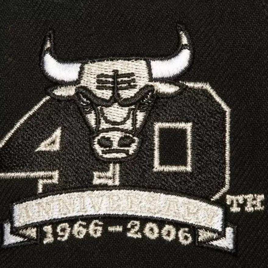 Mitchell & Ness Snapback-Watch Me Shine Snapback Chicago Bulls